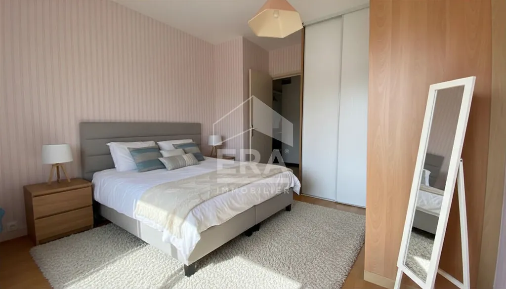 Magamistoad - 3-Bedroom Apartment with Balcony in Orleans