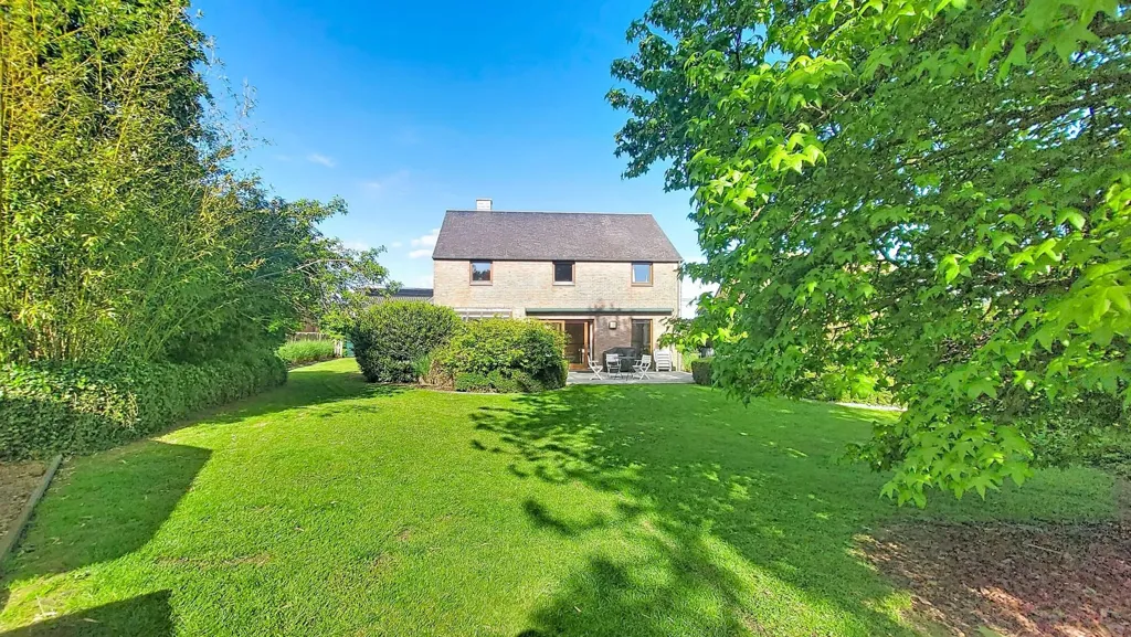 Jardin - Villa avec Espace Professionnel à Haillot