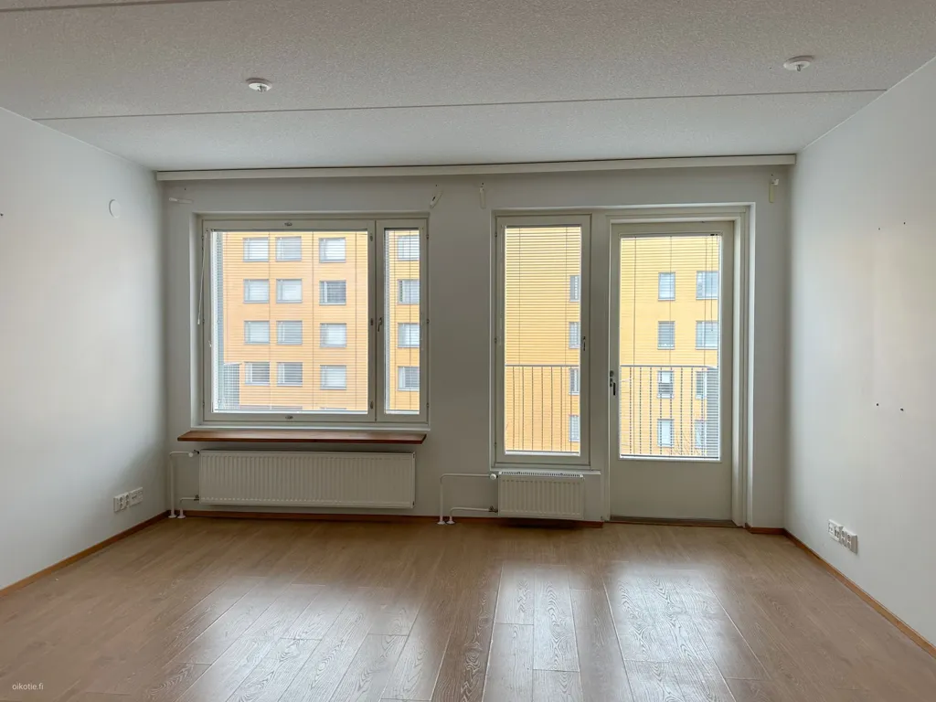 Toad - One-Bedroom Flat with Balcony in Tikkurila