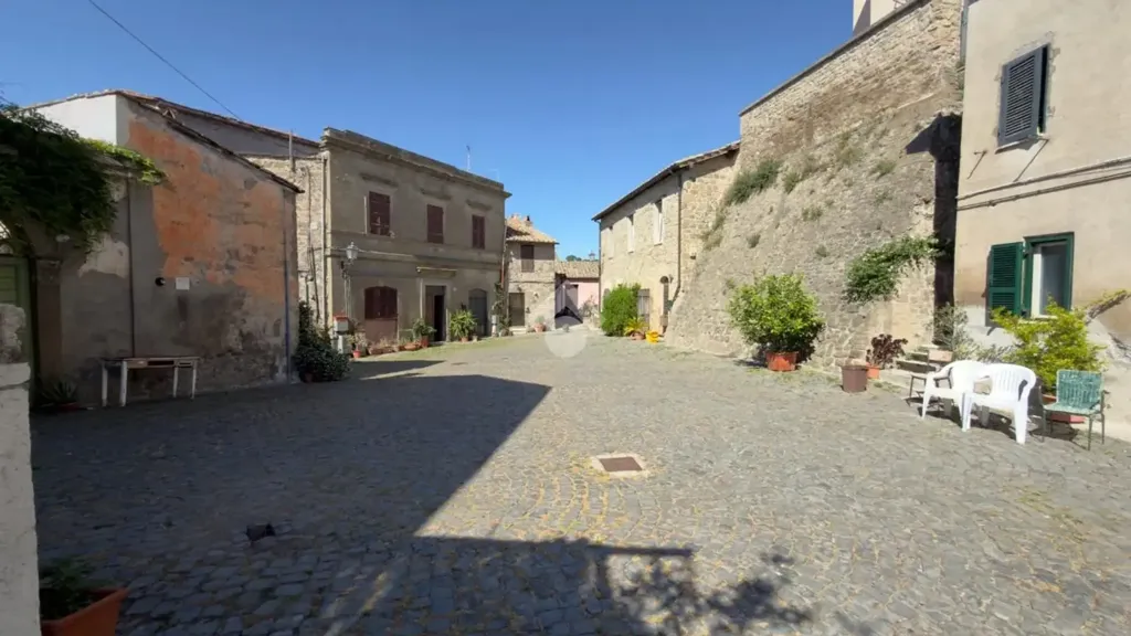 Välivaade - Bright Studio with Potential for Conversion in Castelnuovo di Porto