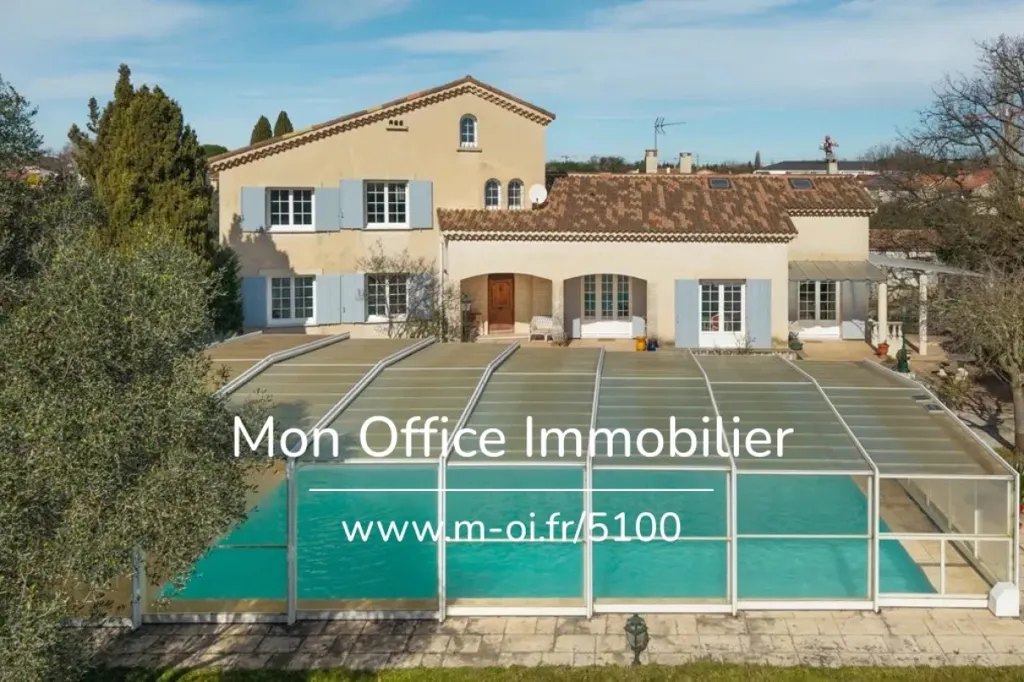 Bassein - 1970s House with Covered Pool in Istres