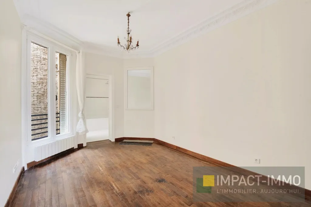 Stanze - 3-Piece Flat with View in Bécon