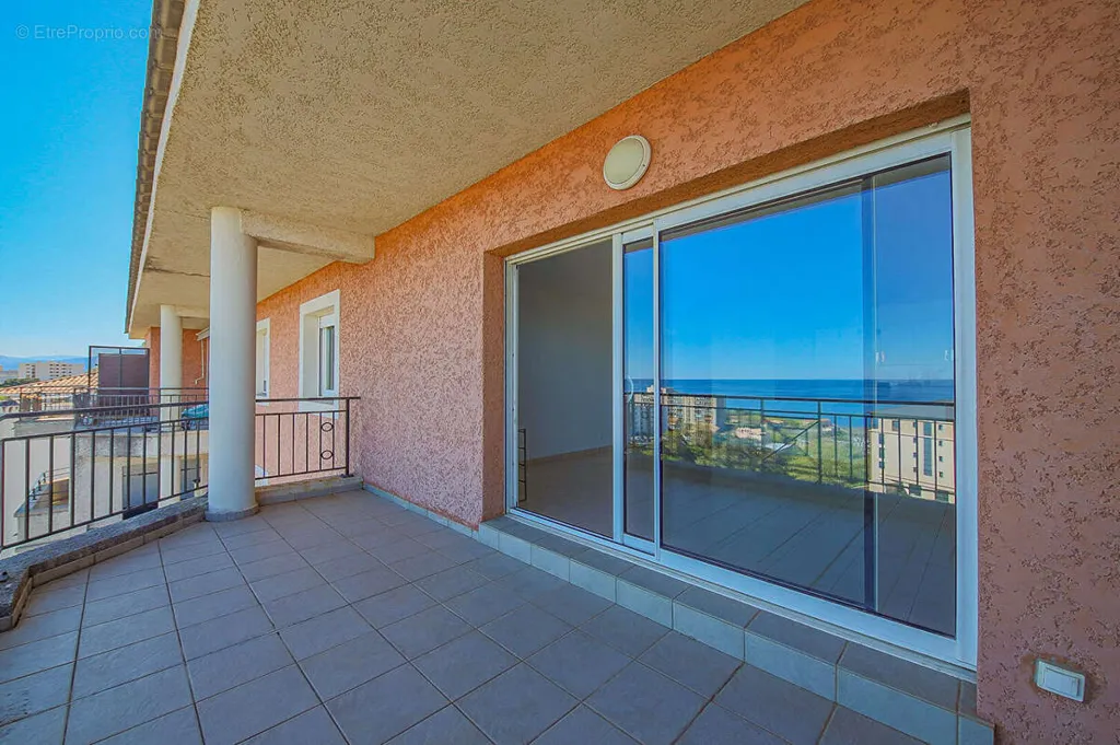 Balcone - T2 with Sea View in Bastia Sud