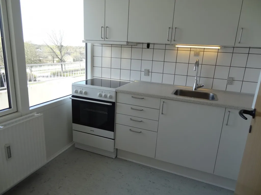 Cuisine - 2-Bedroom Apartment with Balcony in Skive