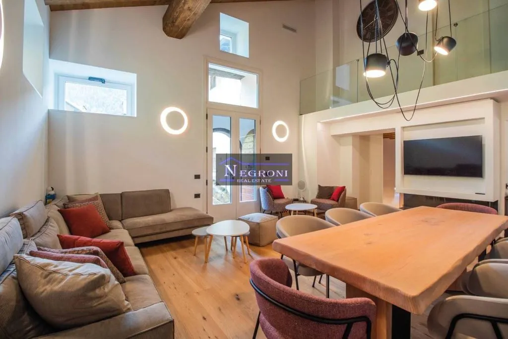 Elutuba - Luxury Apartment with Medieval View in Gromo