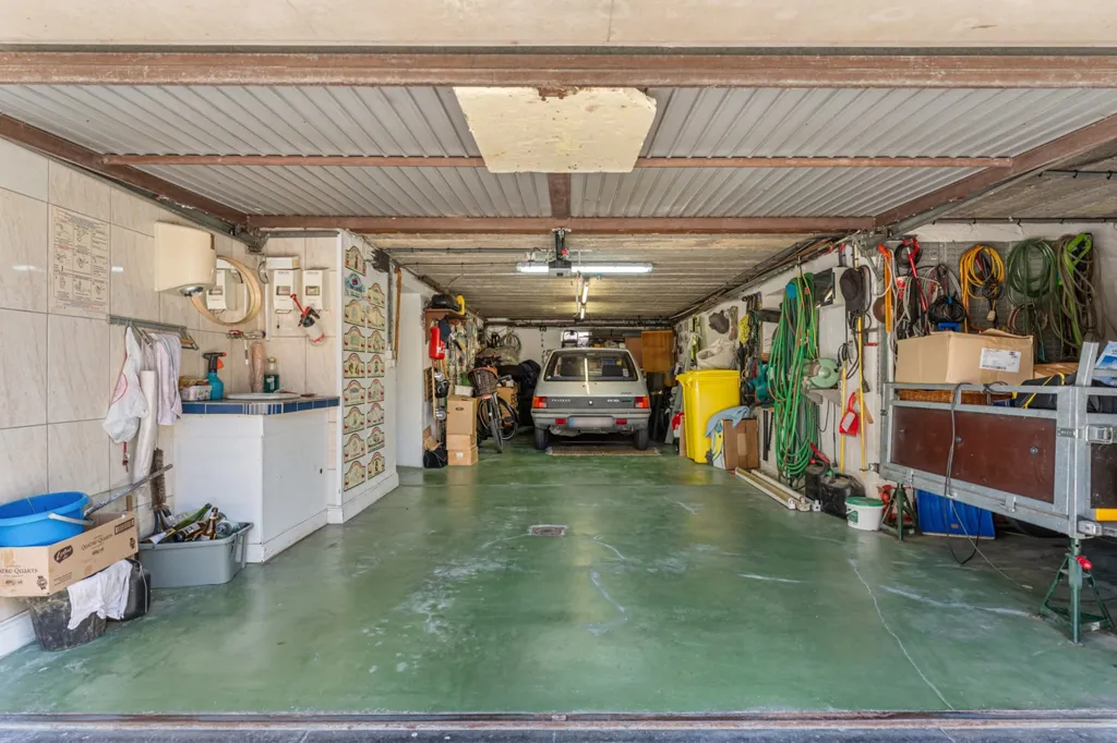 Garage - Villa Rénovée avec Garage à Erps-Kwerps