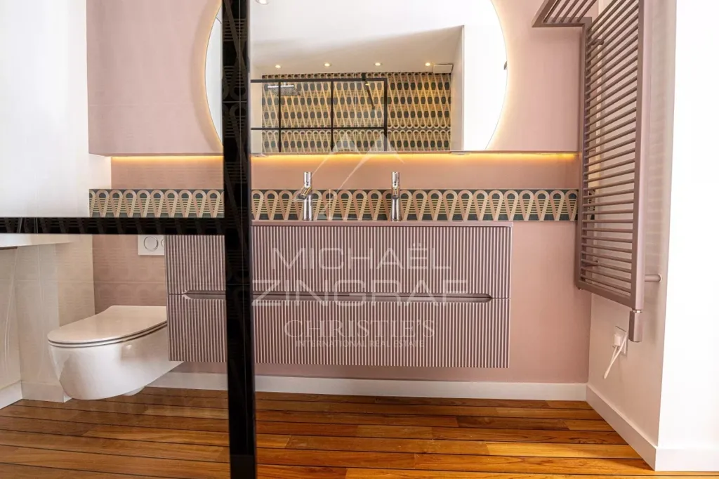 Vannitoad - Renovated Apartment with Sea View in Saint-Raphaël