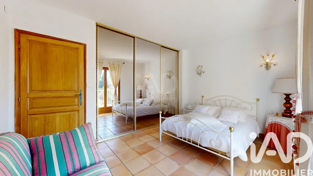 Chambres - Maison Traditionnelle avec Piscine à Balma