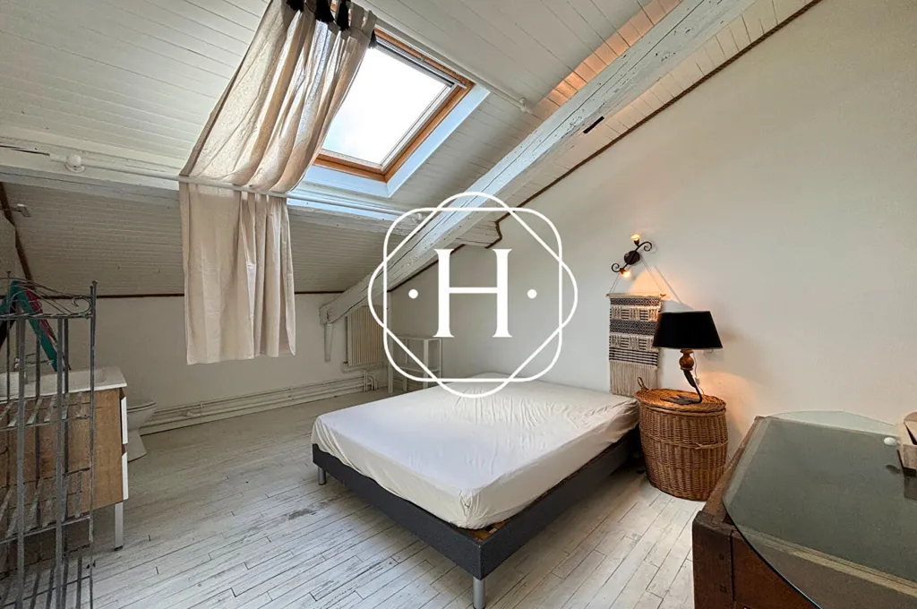 Chambres - Duplex Rénové avec Mezzanine à Bourg-en-Bresse