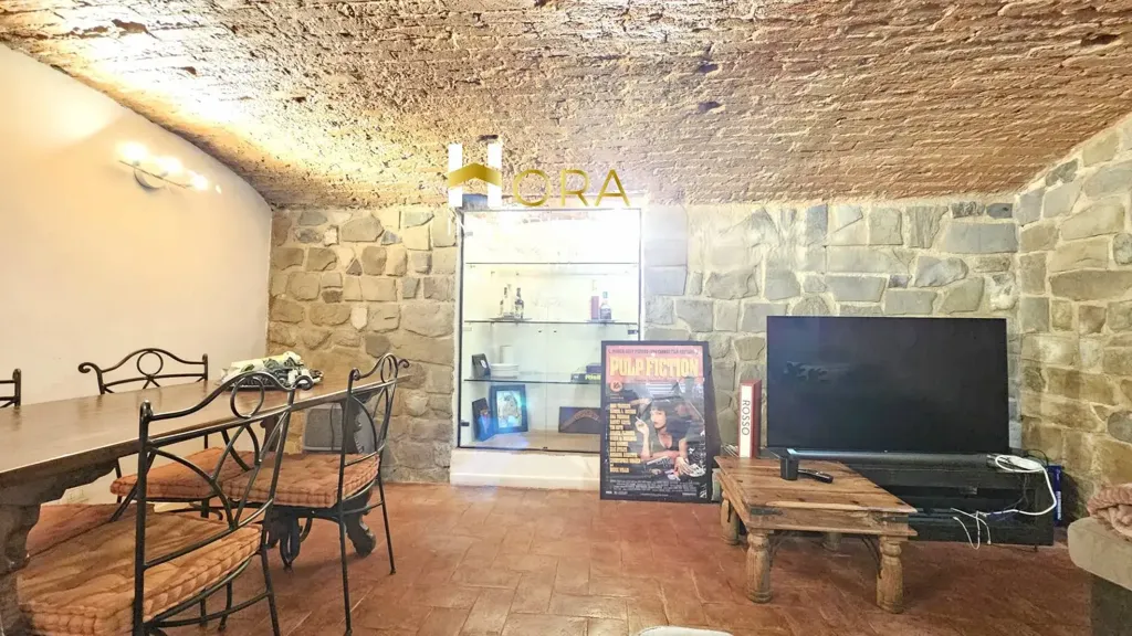 Salle à manger - Historic Trilocale in Florence's Castello