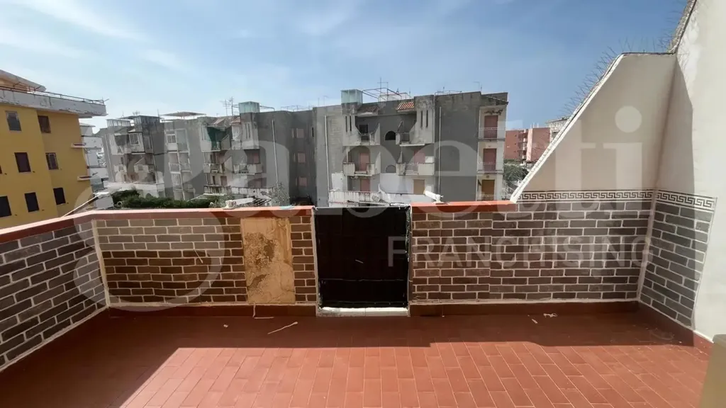 Terrasse - 3-Bedroom Apartment with Balcony in Scalea