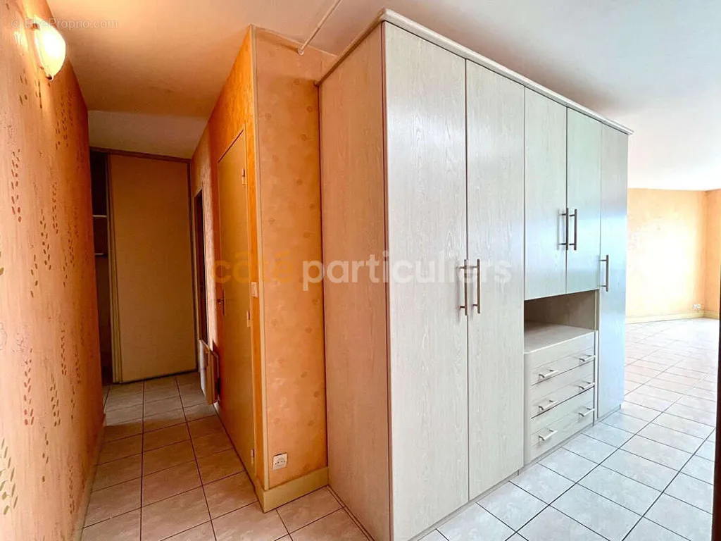 Hallway - Bright Apartment with Balcony in Royan Centre