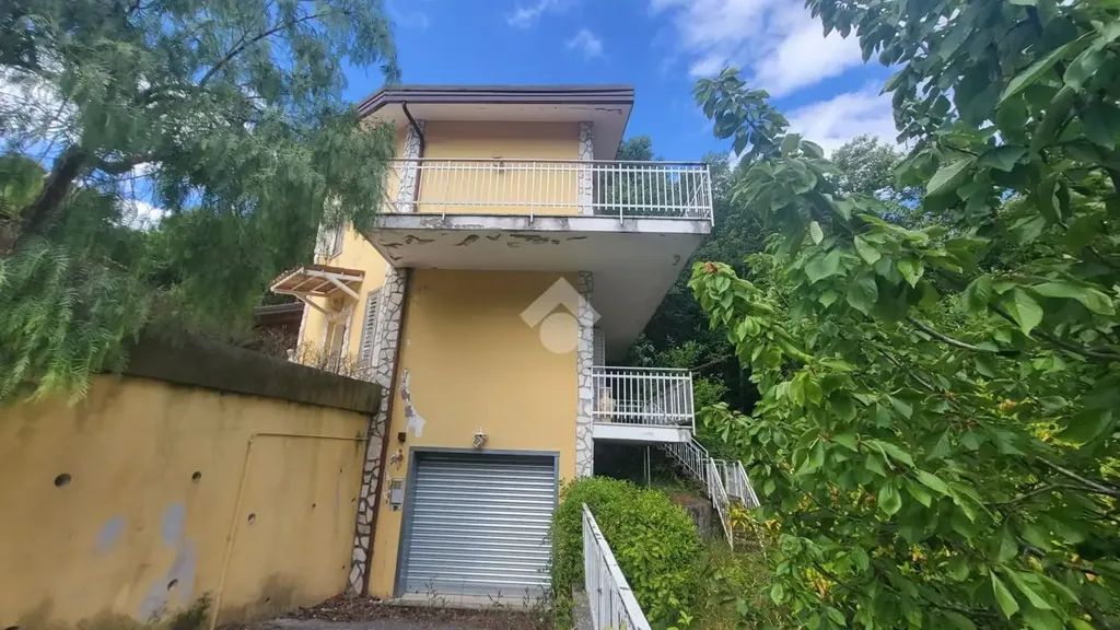 Exterior - Villa with Private Garden in Pietrastornina