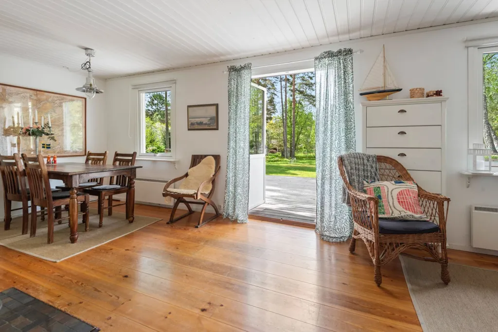 Sala da pranzo - Well-Maintained Cottage with Garden in Runmarö