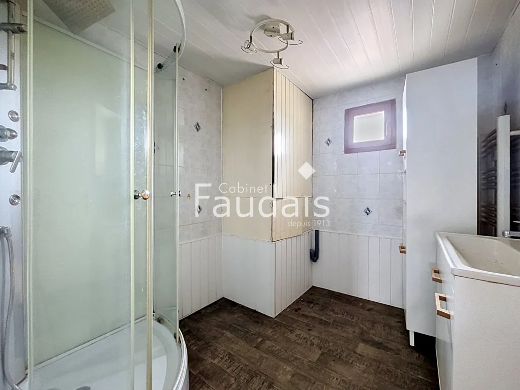Salles de bain - Ensemble de Deux Maisons à Airel, Idéal Investissement
