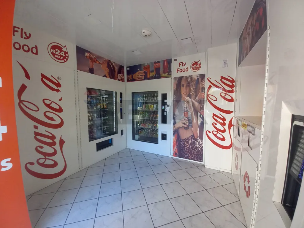 Toad - Commercial Space with Street Frontage in Caserta
