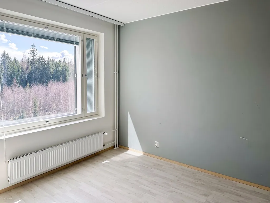 Pièces - Modern Flat with Glazed Balcony in Vuores