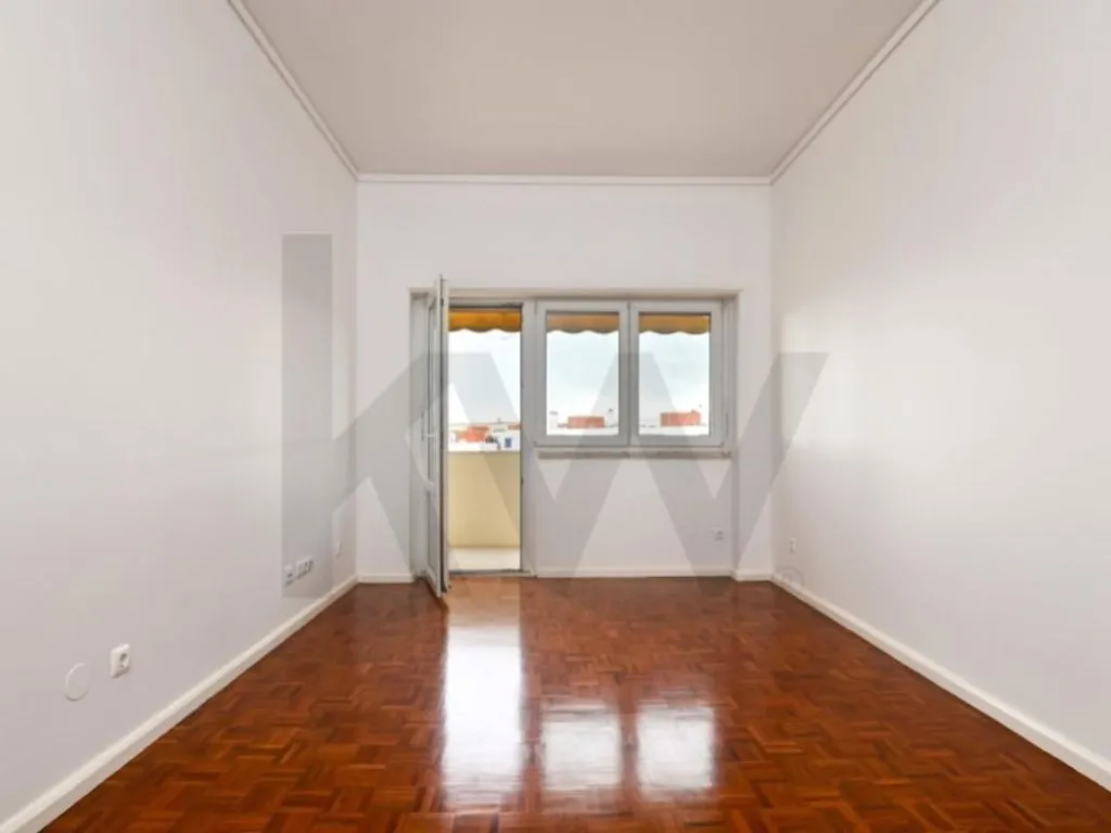 Toad - Luxury Flat with Generous Space in Lisbon