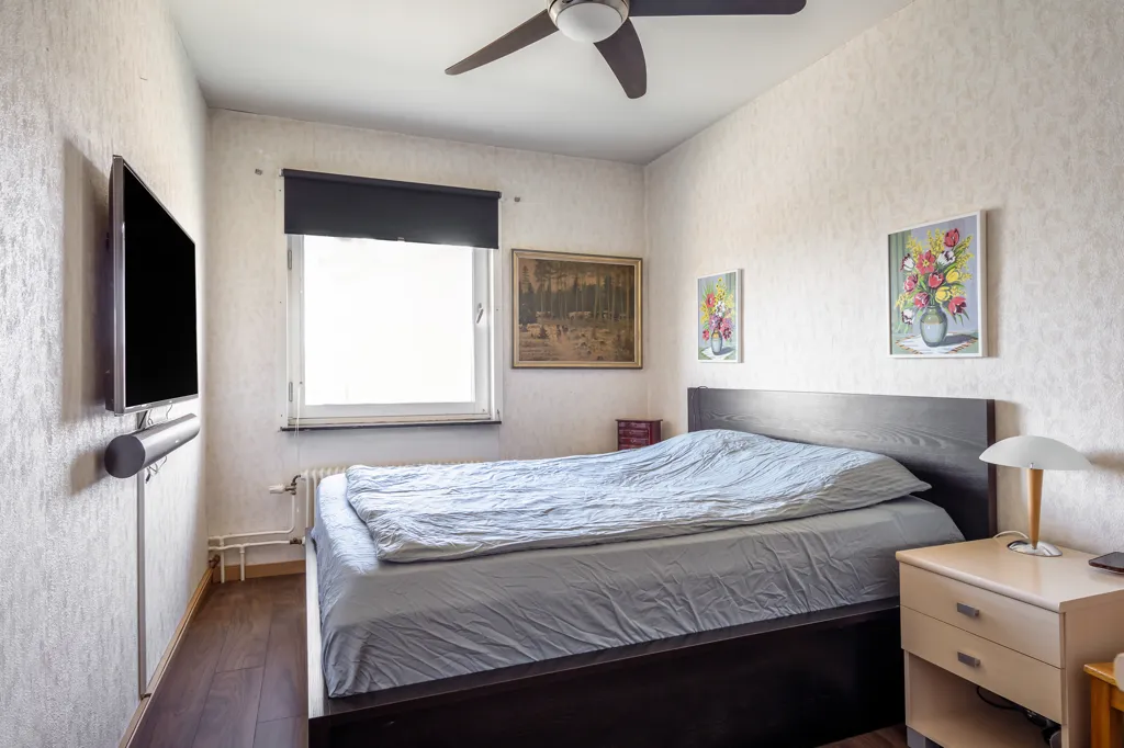 Magamistoad - Well-Planned Apartment with Balcony in Tynnered