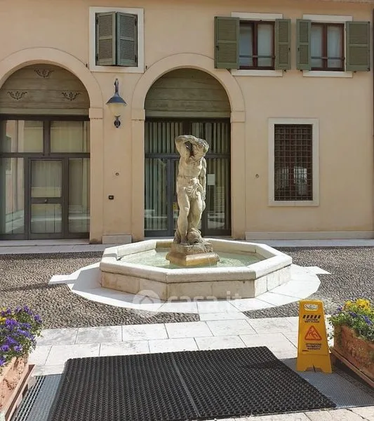 Jardin - Mansarded Apartment in Historic Centre, Verona