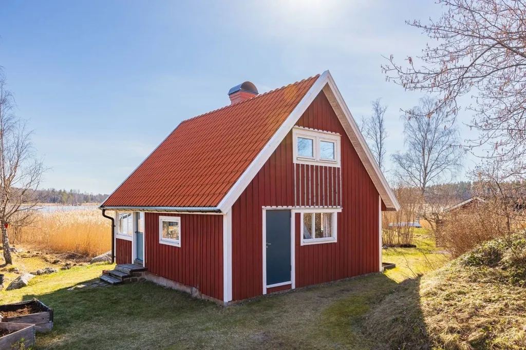 Exterior - Cottage with Private Beachfront near Gävle