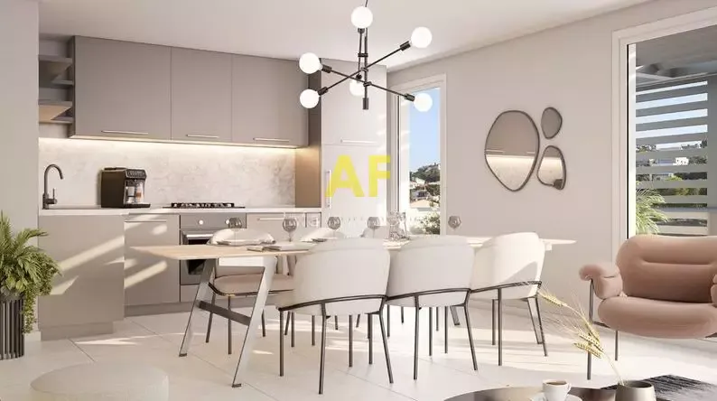 Söögituba - 4-Piece Apartment with Garden in Saint-Raphaël Centre