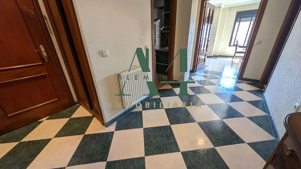 Esik - Apartment with Terrace in Cáceres Centre