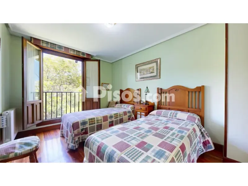 Bedrooms - Independent Villa with Private Pool in Gueñes