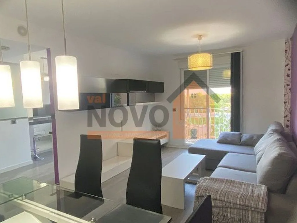 Séjour - 3-Bed Apartment with Garage in Benipeixcar