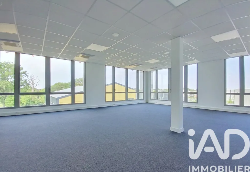 Stanze - New Office Space with East/South/West Orientation in Pacé