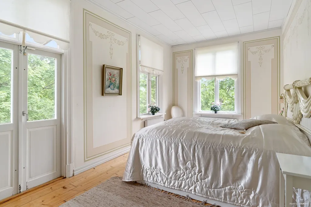 Bedrooms - Historic Manor with River View in Blekinge
