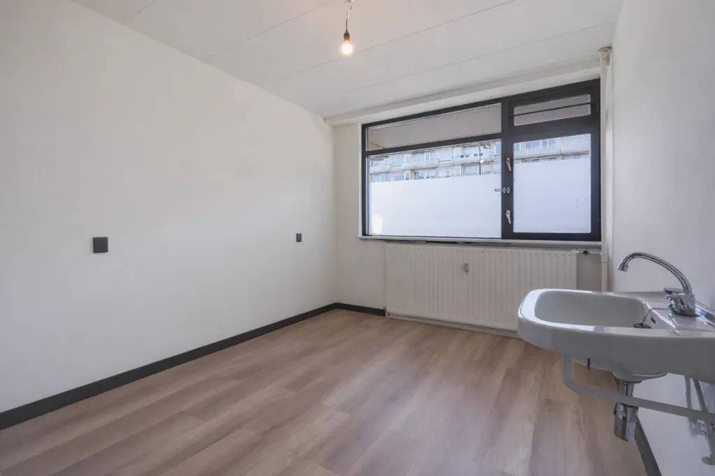 Pièces - 5-Bedroom Gallery Flat with Balcony in Leidschendam