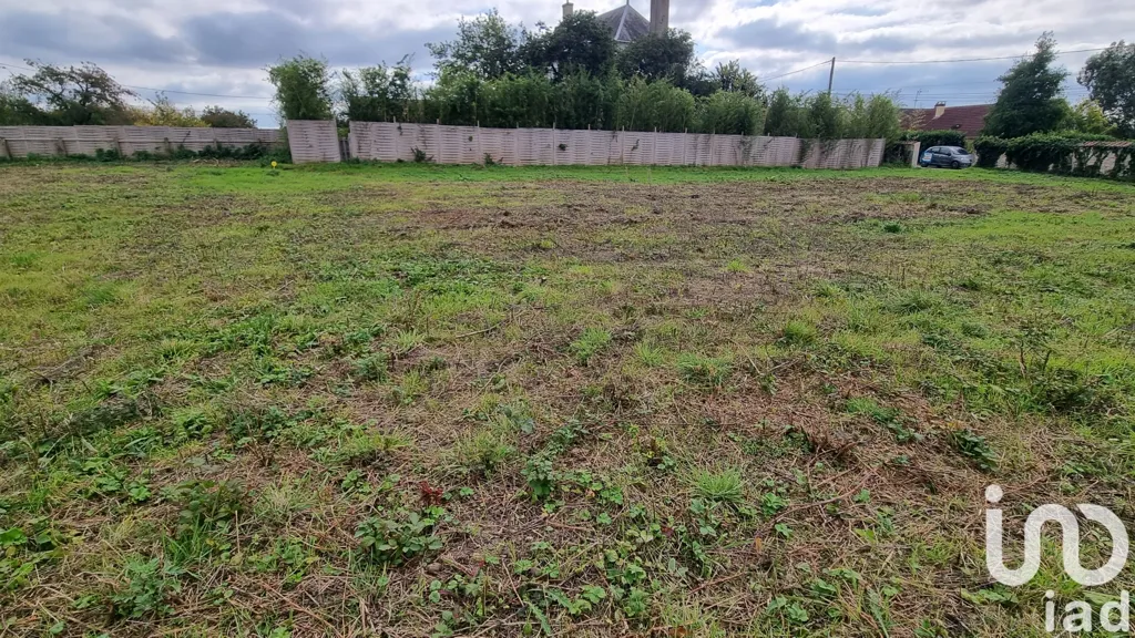 Aed - Buildable Plot with 22.59m Facade in Corquilleroy
