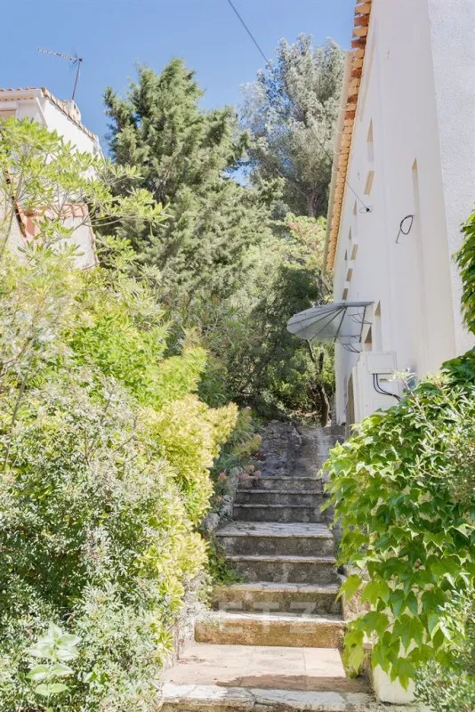 Pièces - Maison Contemporaine avec Vue Panoramique à Marseille