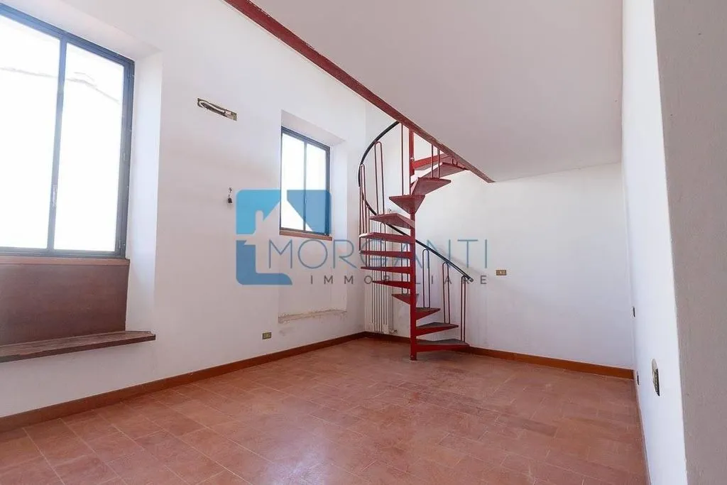 Pièces - Luxury Apartment with Piazza View in Pietrasanta
