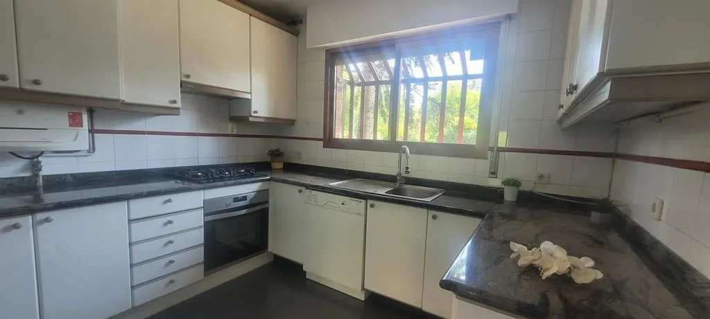 Cuisine - Luxury Semidetached House with Pool in Majadahonda