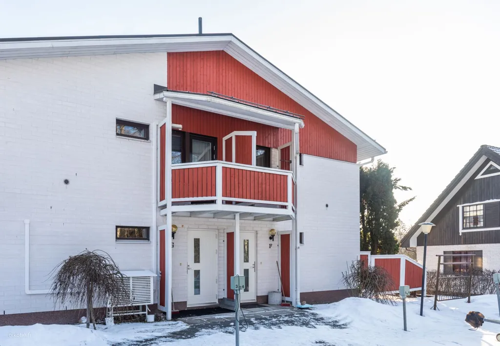 Välivaade - Terraced House with Balcony in Pyhätön, Heinola