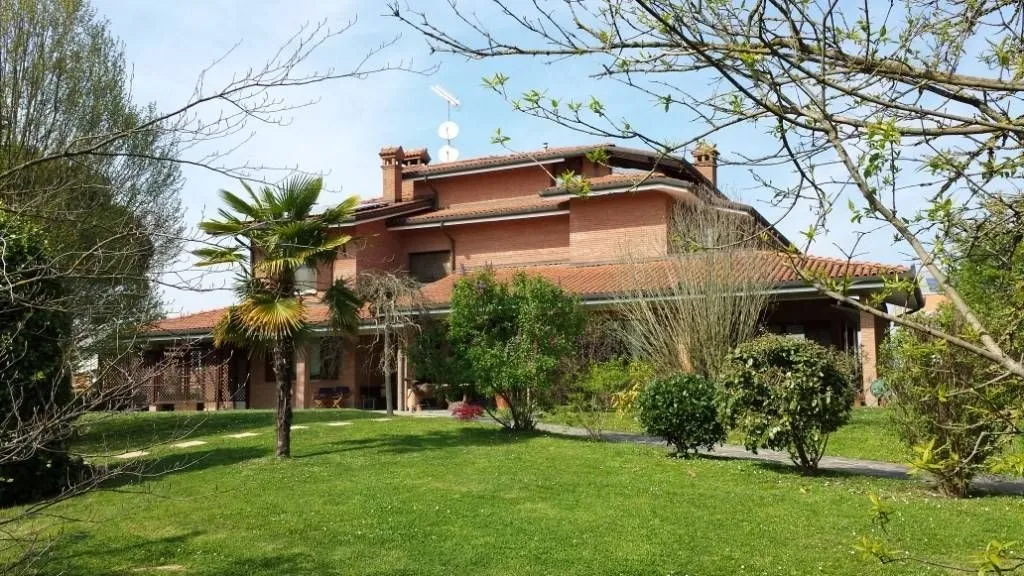 Aed - Luxury Villa with 5 Units in San Giorgio di Piano