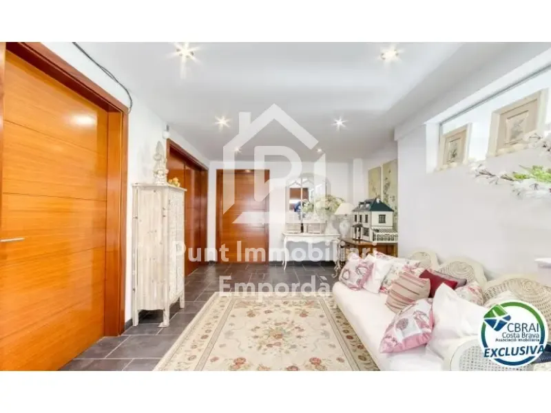 Séjour - Spacious Villa with South Orientation in Llançà