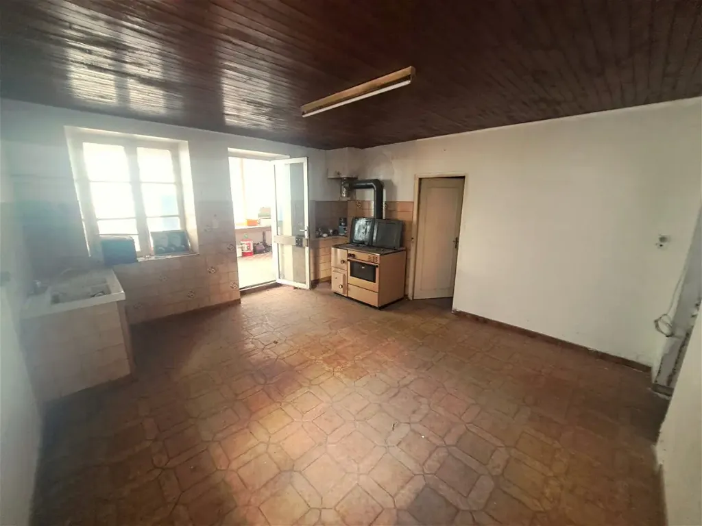 Köök - Renovated House with Large Plot in Rural Setting
