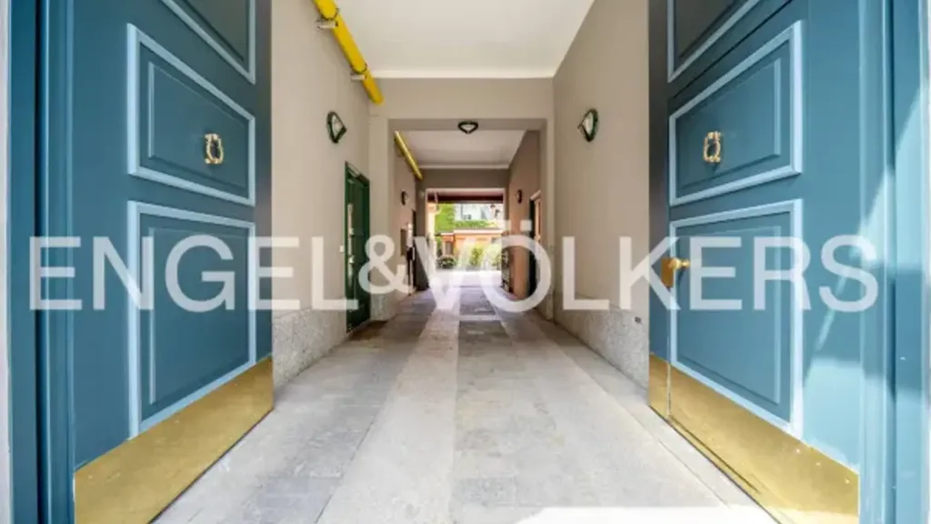 Hallway - Loft in Historic Building, Milan