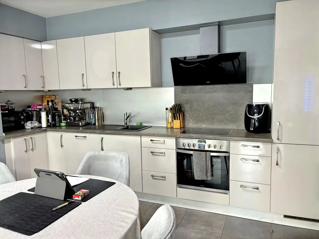 Cuisine - Appartement avec Balcon et Parking à Pétange