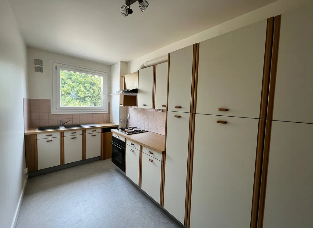 Cuisine - Appartement 3 Pièces avec Balcon au Centre de Rambouillet
