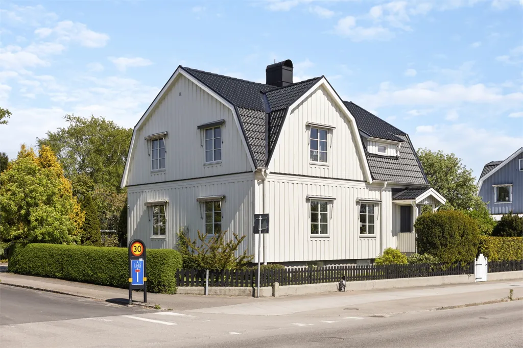 Välivaade - Charming 1933 Villa with Garden in Central Location