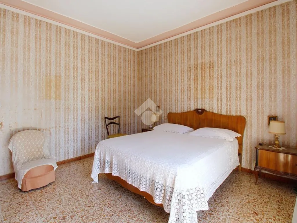 Chambres - Spacious 4-Bedroom Apartment with Garage in Pisa