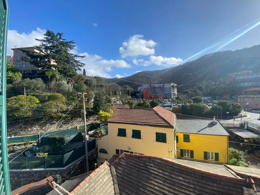Rõdu - Bright Apartment with Attic in Genoa