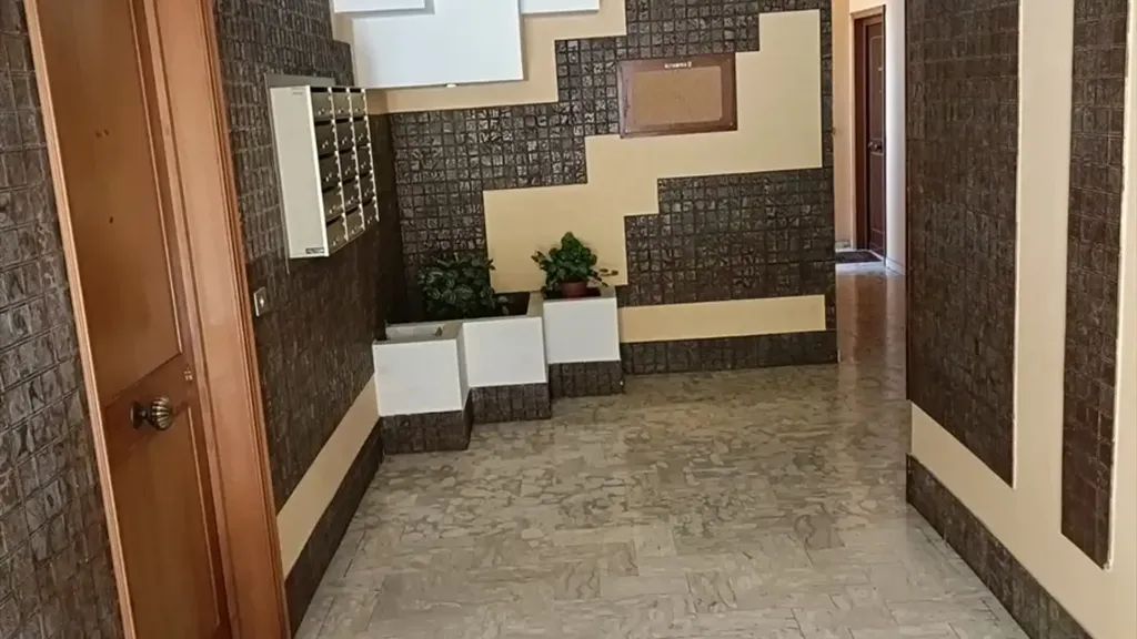 hallway_entrance