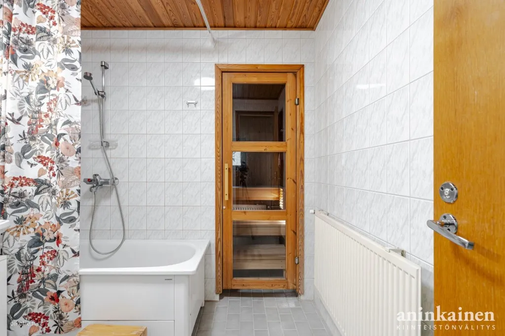 Vannitoad - Two-Level Terraced House with Private Yard in Koivula