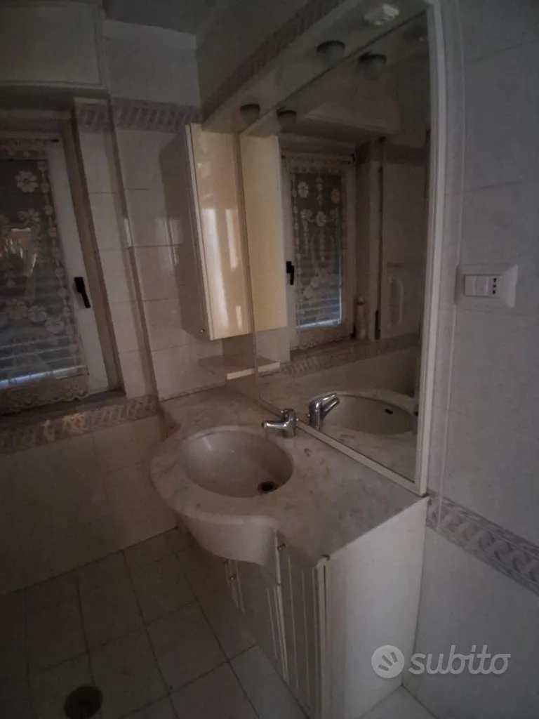Salles de bain - Apartment with Balcony in Avellino Centre