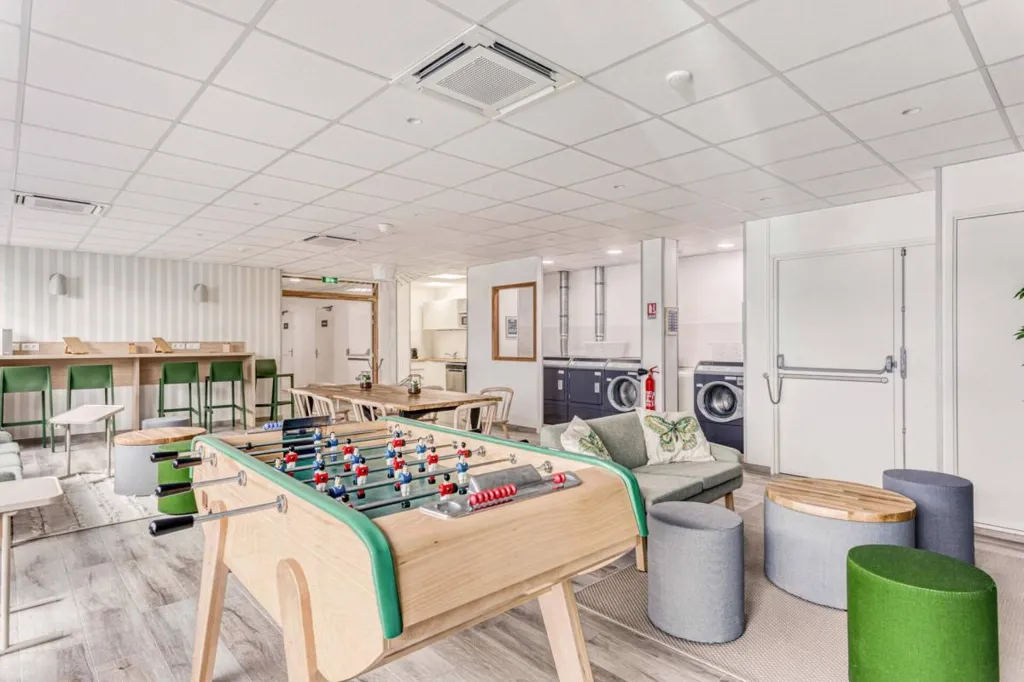 Rooms - 16m² Studio with High-Speed Internet in Student Residence